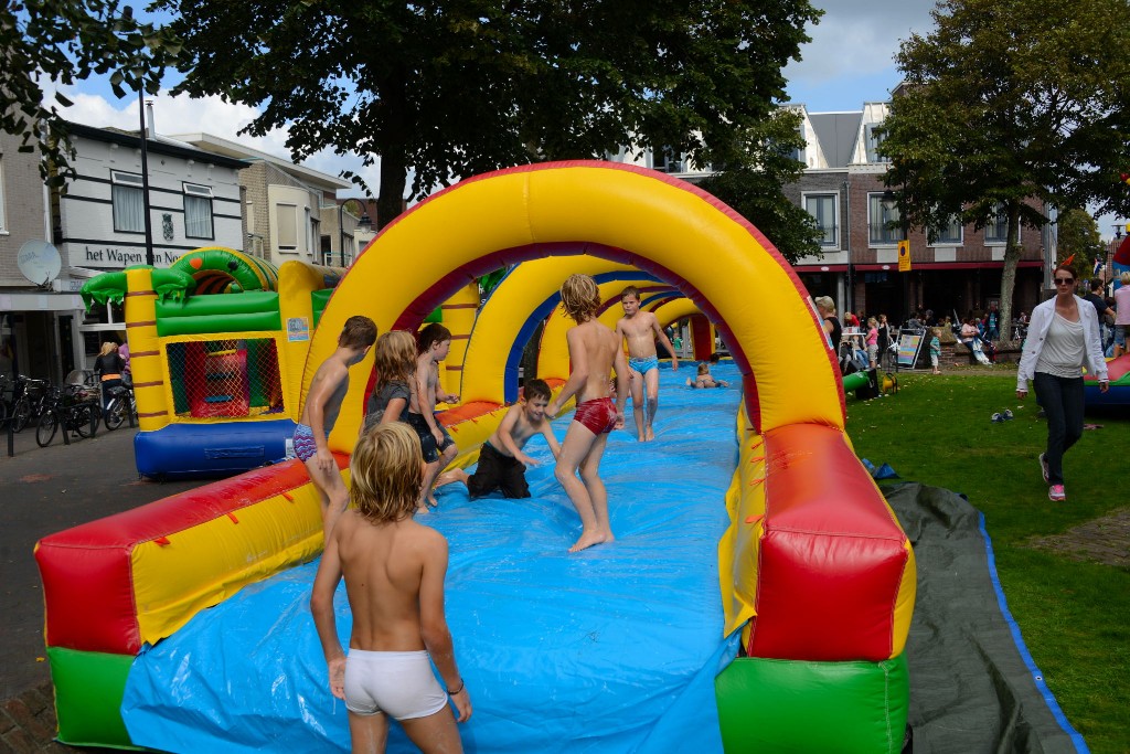 ../Images/Donderdag kermis 007.jpg